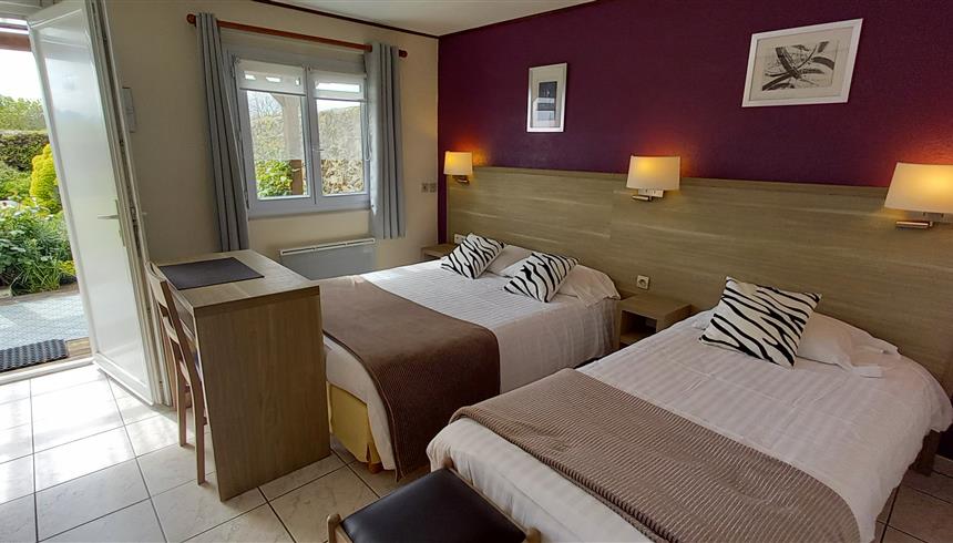 room n°10 ground floor + terrace